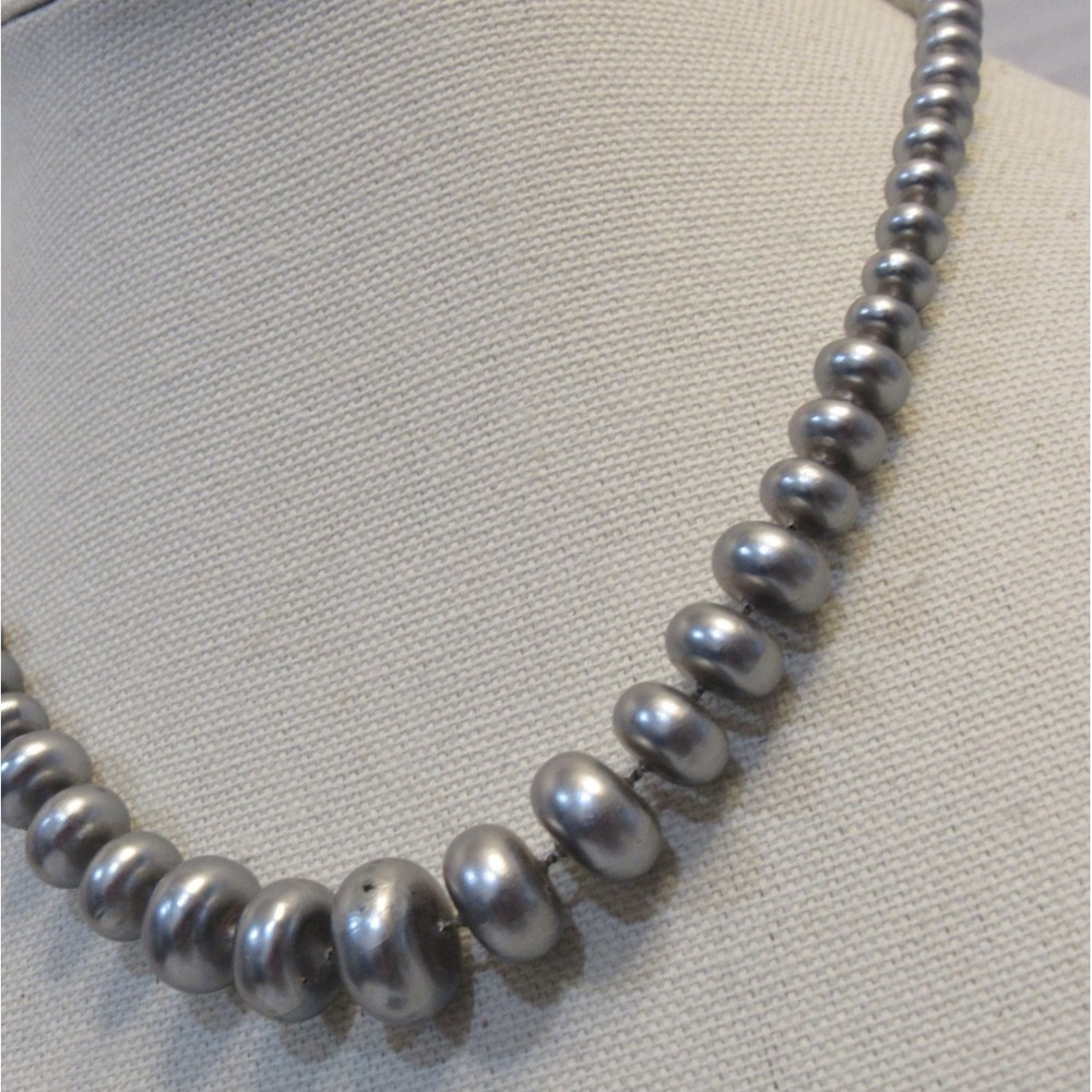Single Strand Choker Collar Graduating Gray Bead Necklace Retro Vintage Classic